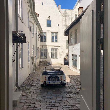 Old Bishop'S House Apartment Tallinn Exterior photo